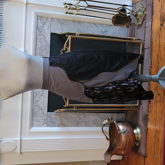 Anno Mundi Skirt - Picture 3 of 11